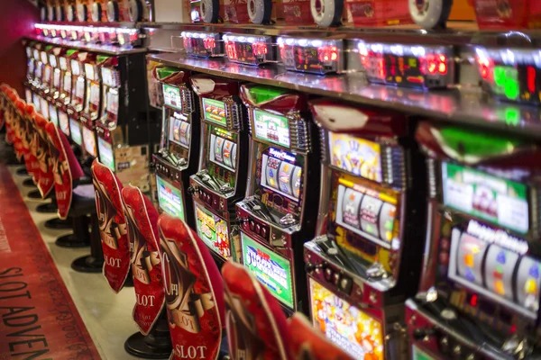 daftar kingdomtoto No Commission Baccarat live studio with multi-camera broadcast on mobile screen
